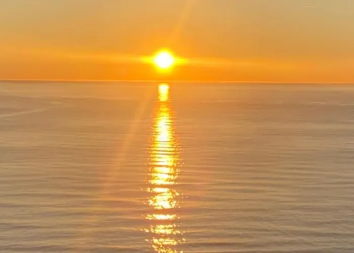 Apartamento Sea Frontline Stylish House