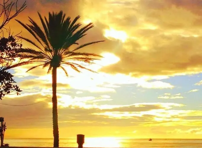 Apartamento Sea Frontline Stylish House