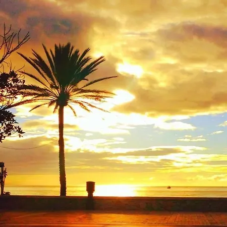 Apartamento Sea Frontline Stylish House