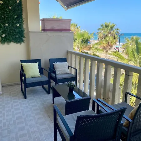 Daire Sea Frontline Stylish House Fuengirola