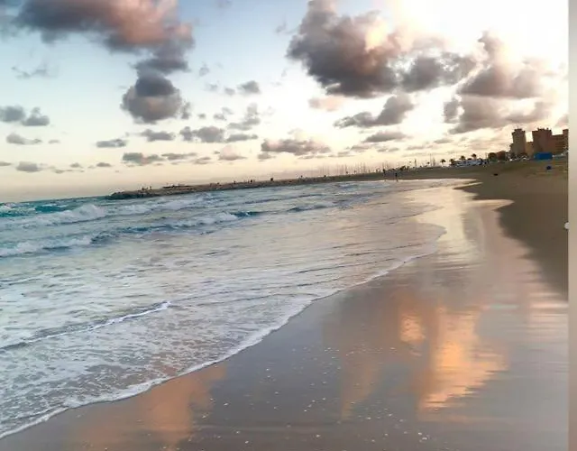 Daire Sea Frontline Stylish House Fuengirola