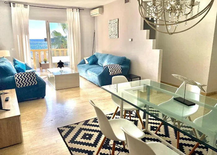 Sea Frontline Stylish House Daire *