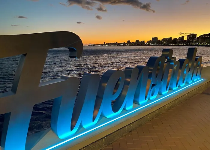 Sea Frontline Stylish House Daire *