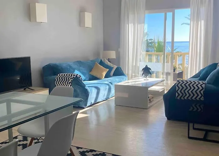 Daire Sea Frontline Stylish House Fuengirola