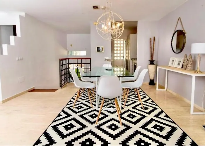 Sea Frontline Stylish House Daire Fuengirola